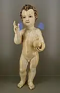 کنده‌کاری عاجی از مسیح کودک با رنگ طلایی (حدود ۱۵۸۰–۱۶۴۰)، فیلیپین