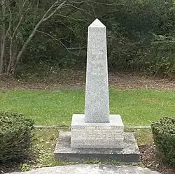 ویکلو سنگ خارا memorial dedicated in 1987 on the farm of Tom Clarke