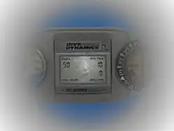 ناحیه مرکزی صفحه‌نمایش LCD به وضوح نشان داده شده است، اما در فاصله از مرکز به تدریج خاکستری می‌شود