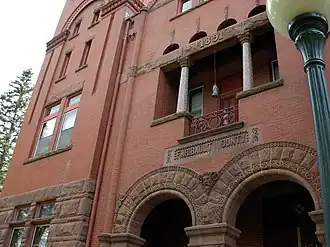 Faribault County Courthouse in Blue Earth