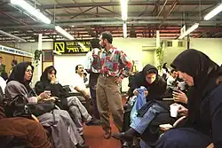 مسافران هواپیمای ربوده شده ایرانی که مجبور به فرود در پایگاه نیروی هوایی عوودا شدند، در ترمینال منتظر مانده‌اند تا دوباره هواپیمای خود را سوار شوند.
