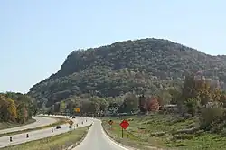 Skyline on بزرگراه میانایالتی ۹۰