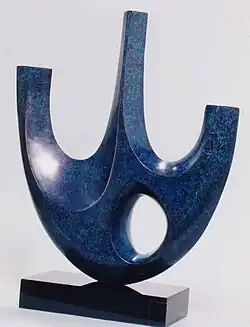 تعادل دیوید آسکلون نشان می‌دهد که چگونه مواد شیمیایی واکنش پذیر به این فلز یک سطح آبی مرمر شده می‌دهند.