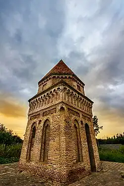 گنبد سرست
