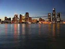 Downtown Detroit's skyline, as seen from وینزر، انتاریو in June 2004.