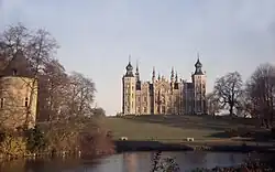 De Viron Castle, serving as town hall