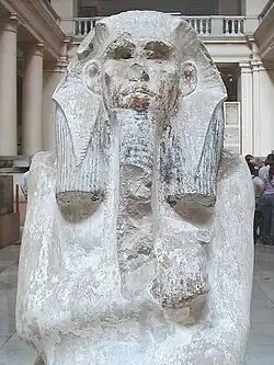 مجسمه سنگ آهکی جوسِر از مقبرهٔ سرداب او