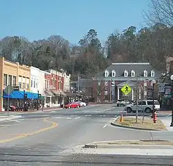Downtown Calhoun and Courthouse