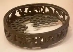 ظرف مسی با عنوان سلطنتی مری‌ایب‌رع ختی. پاریس، موزه لوور.