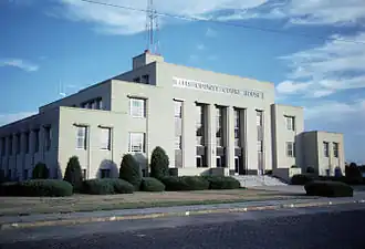 Ellis County Courthouse in هیز، کانزاس