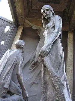 Dishabille statue