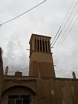 نمای بادگیر قدیمی روستا,عکس:امیرحسین حسینی پور