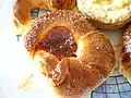 نوعی شیرینی دانمارکی مخصوص در آرژانتین با مغز ژله به (dulce de membrillo)
