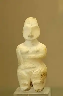 تندیس زنانه از تل صوان، موزه لوور