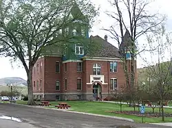 Wheeler County Courthouse in Fossil