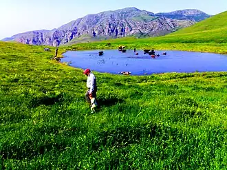 قالغانلو طبیعت دریاچه قالغانلو در روستای خان کندی