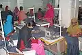 زنان بیشترین نیروی کار صنعت پوشاک و صادرات بنگلادش را تشکیل می‌دهند که بیشترین سهم را در رشد اقتصادی این کشور دارند.