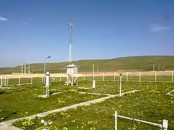 پلتفرم ایستگاه هواشناسی گرمی