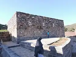 کلیسای مریم مقدس، قریس