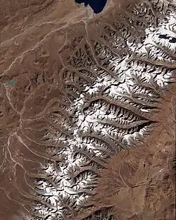 کوه‌های یخچالی در تبت