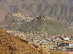 Panorama of Gyêgu town and monastery in 2005