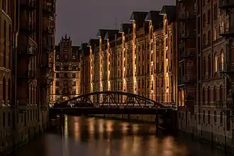 نگارهای در شب از گذر رود البه از میان منطقهٔ هافنکیتی