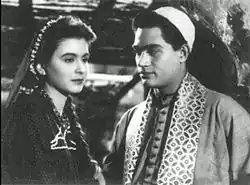 از فیلم حسن و نعیمه، یک افسانهٔ عاشقانهٔ مصری بههمراه سعاد حسنی