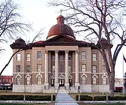 Hays County Courthouse، built in 1908 using the eclectic style of architecture