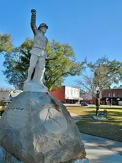 This statue of a جنگ جهانی اول doughboy, with his arm outstretched, honors all of Headland's military dead. It stands at the center of Headland Public Square.