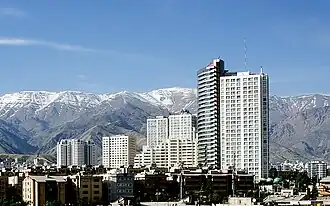 نمایی از برج مهستان در خیابان مهستان