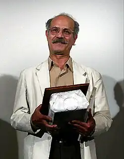 هوشنگ آزادی‌ور