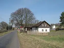 House by road, Horní Rokytá