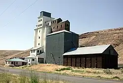 Grain elevator in Ione