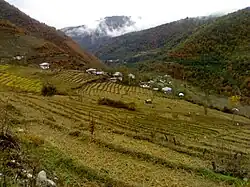 نمایی از روستای پلام در فصل پاییز