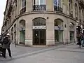 دفتر شرکت هواپیمایی ایران‌ایر در خیابان شانزلیزه پاریس