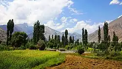 نمایی از دره اشکومن در فصل تابستان