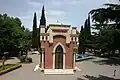 نمای بیرونی بنای یادبود جوادخان.