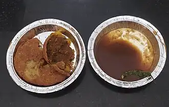 پیاز کاچوری با چتنی تمر هندی