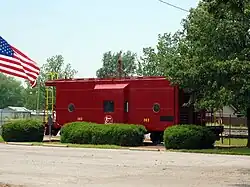 This historic Kansas City Southern Railway واگن خدمت No. 383 pays homage to the importance of the railroad to Gravette's economy and history.