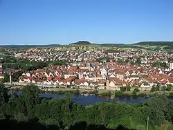 Clearly discernible, the Old Town and the new building area at the Saupurzel in the background