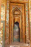 دیوار تزئینی درون خانهٔ کبیری