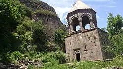 برج ناقوس صومعه کوبایر که مقبره شاهنشاه زاکاریان در آن قرار دارد.