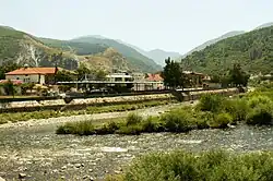 Vacha River از میان کریچیم می‌گذرد