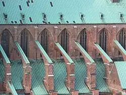 File:Lübeck Marienkirche Strebebögen.jpg