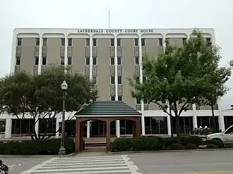 Lauderdale County Courthouse in Florence