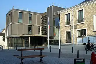 The town hall in Les Mureaux