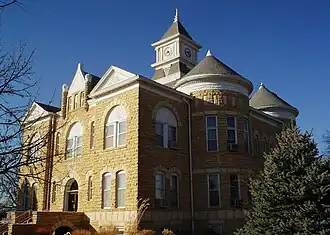 Lincoln County Courthouse in Lincoln Center