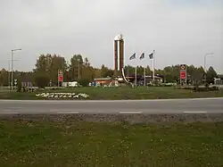 فلکه مولیلا، در مرکزش یک دماسنج بزرگ دارد. اکتبر ۲۰۰۵.