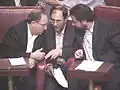 مهندس نظام الاسلامی در حال گفتگو با دو وزیر