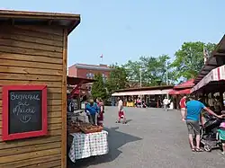بازار کشاورزان در ریور دولوپ، کوبک، کانادا